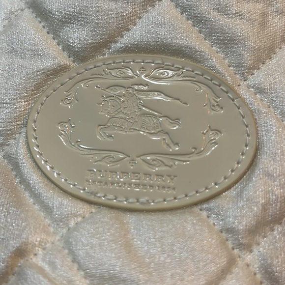 Authentic Small Burberry cinch bag - Picture 2 of 6